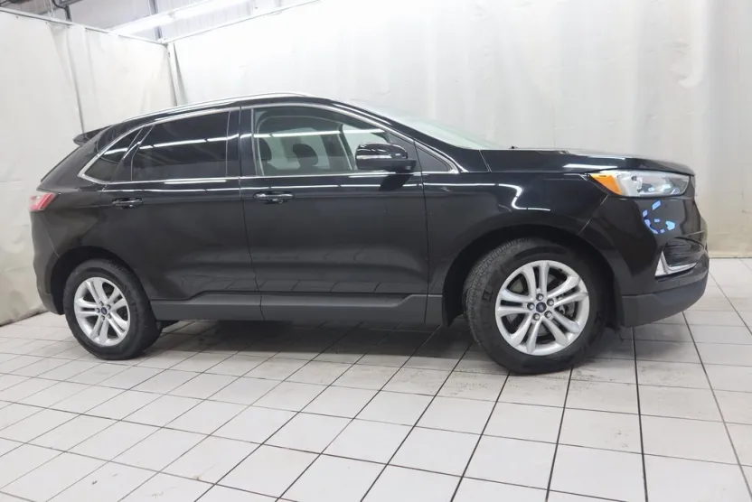 2019 Ford Edge SEL photo 1