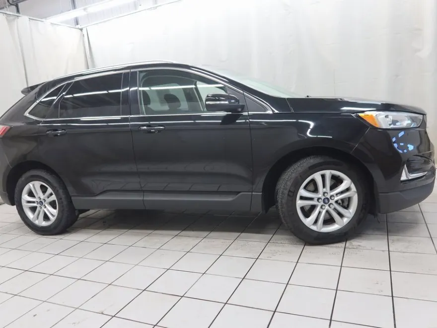 2019 Ford Edge SEL photo 1