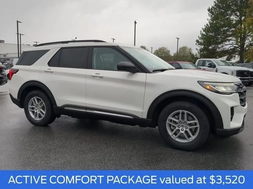 2025 Ford Explorer photo 1