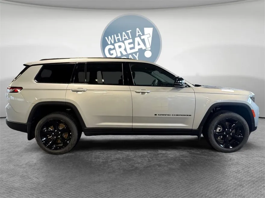 2025 Jeep Grand Cherokee Limited photo 1
