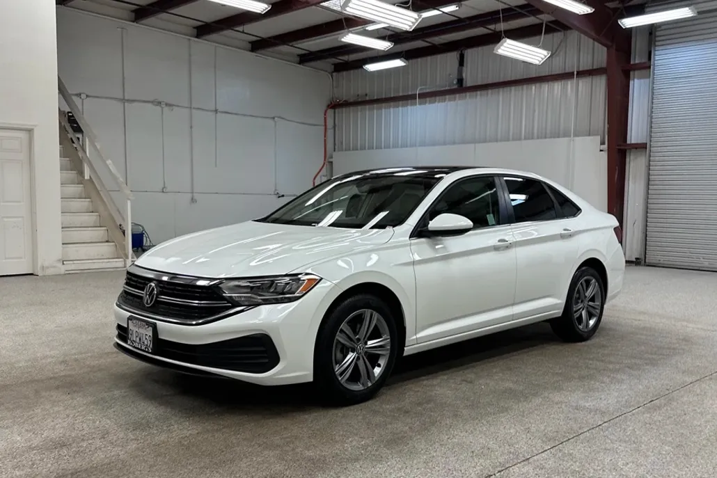 2023 Volkswagen Jetta 1.5T SE photo 1