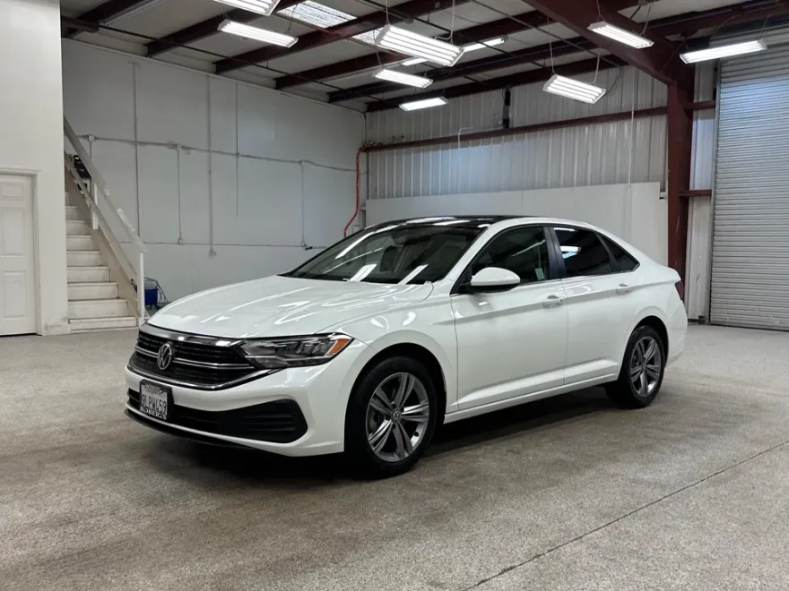 2023 Volkswagen Jetta 1.5T SE photo 1