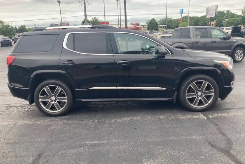 2017 Gmc Acadia Denali photo 1