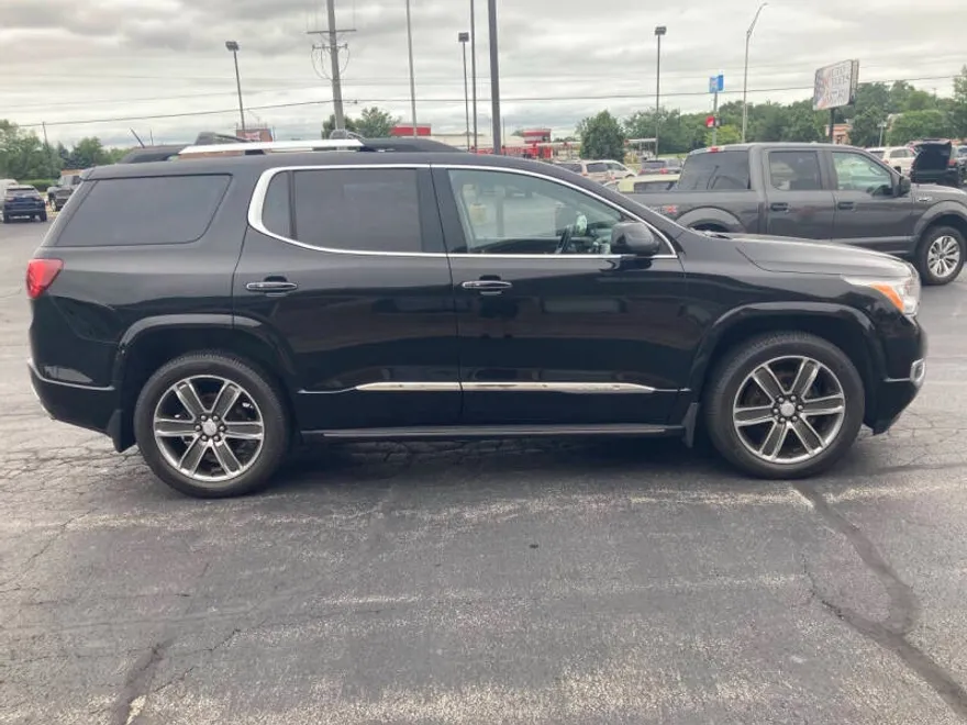 2017 Gmc Acadia Denali photo 1