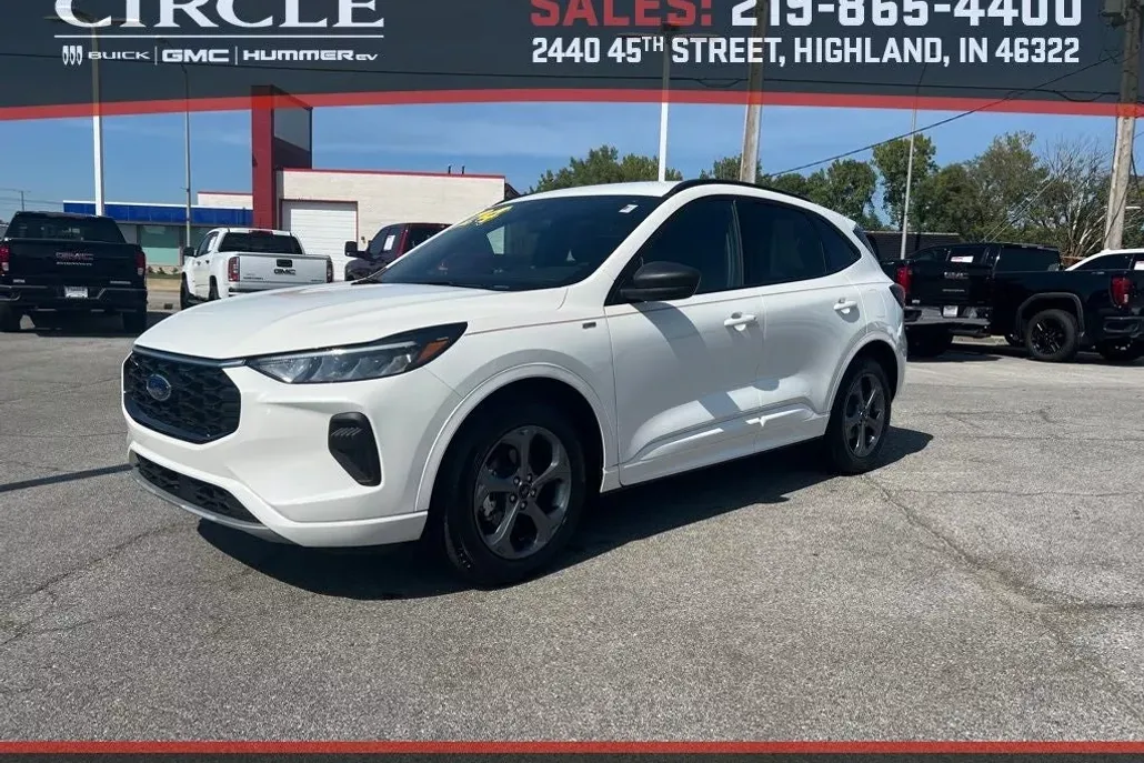 2024 Ford Escape Hybrid ST-Line photo 1