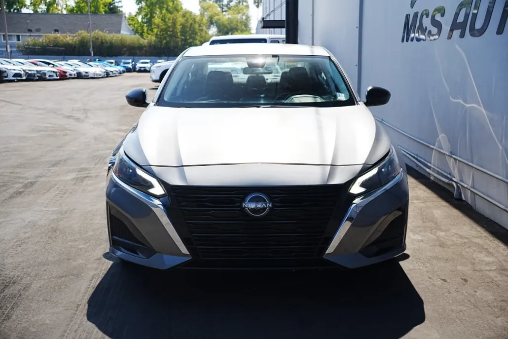 2024 Nissan Altima 2.5 SV photo 1