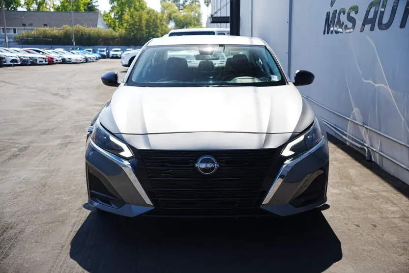 2024 Nissan Altima 2.5 SV photo 1