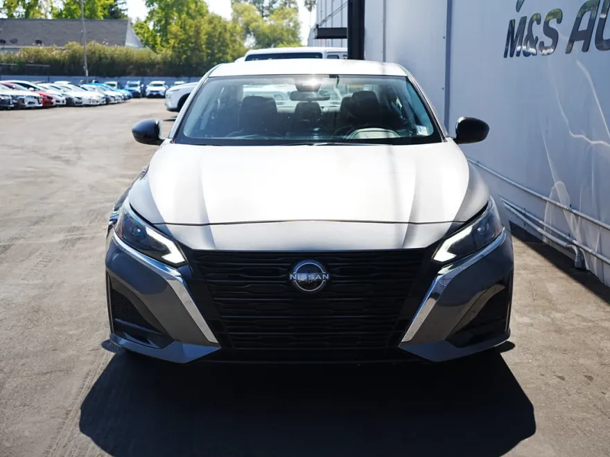 2024 Nissan Altima 2.5 SV photo 1