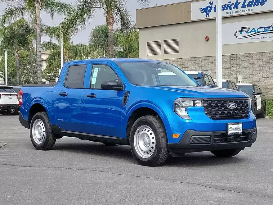 2025 Ford Maverick XL photo 1