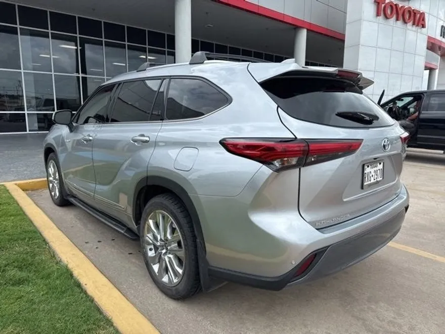 2021 Toyota Highlander Hybrid Limited photo 1