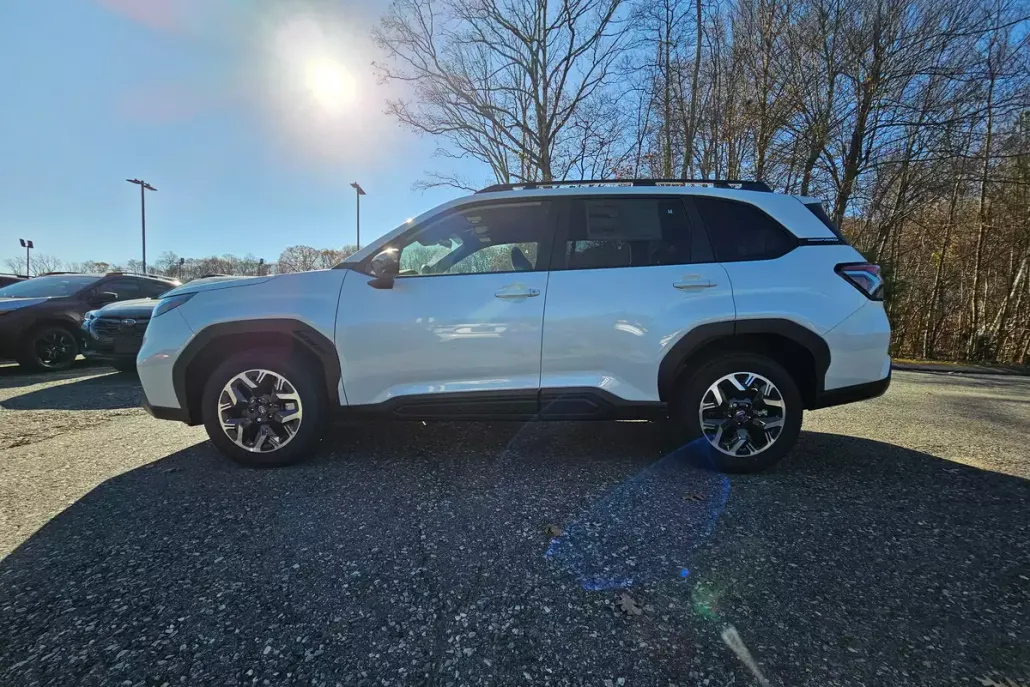 2025 Subaru Forester Premium photo 1