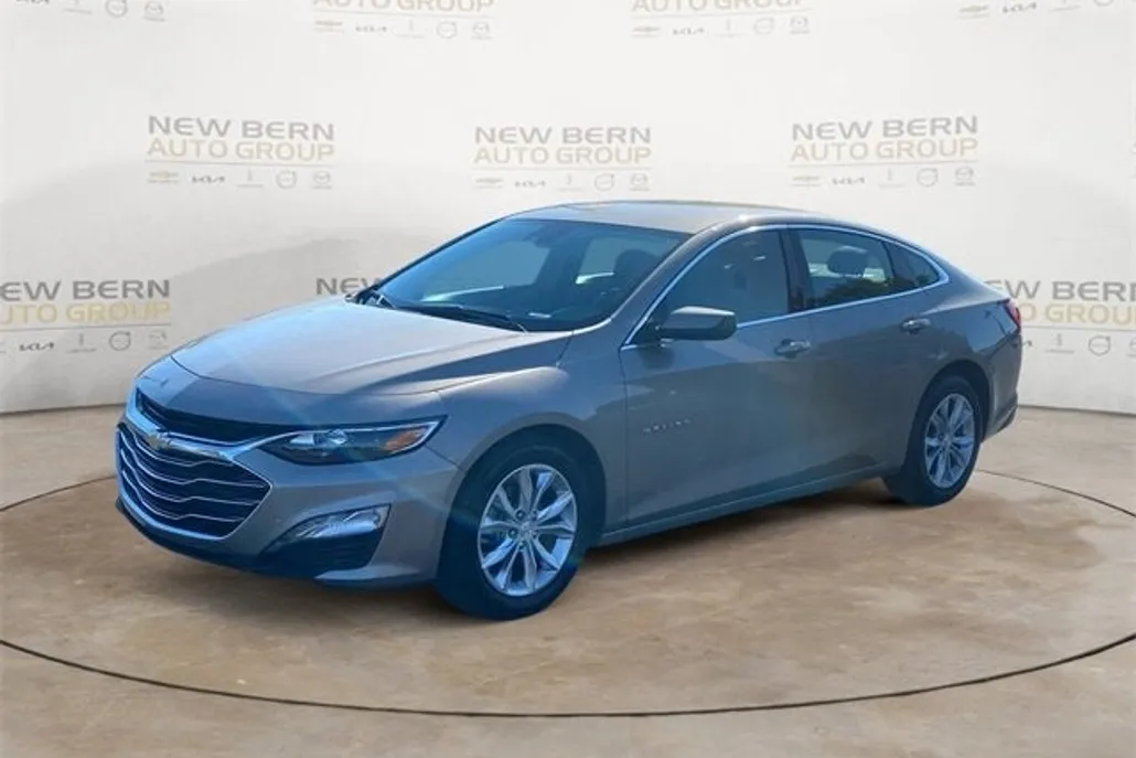 2024 Chevrolet Malibu 1LT photo 1
