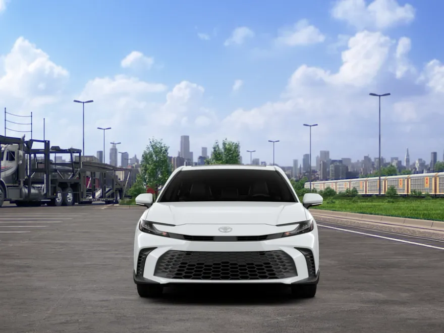 2025 Toyota Camry SE photo 1