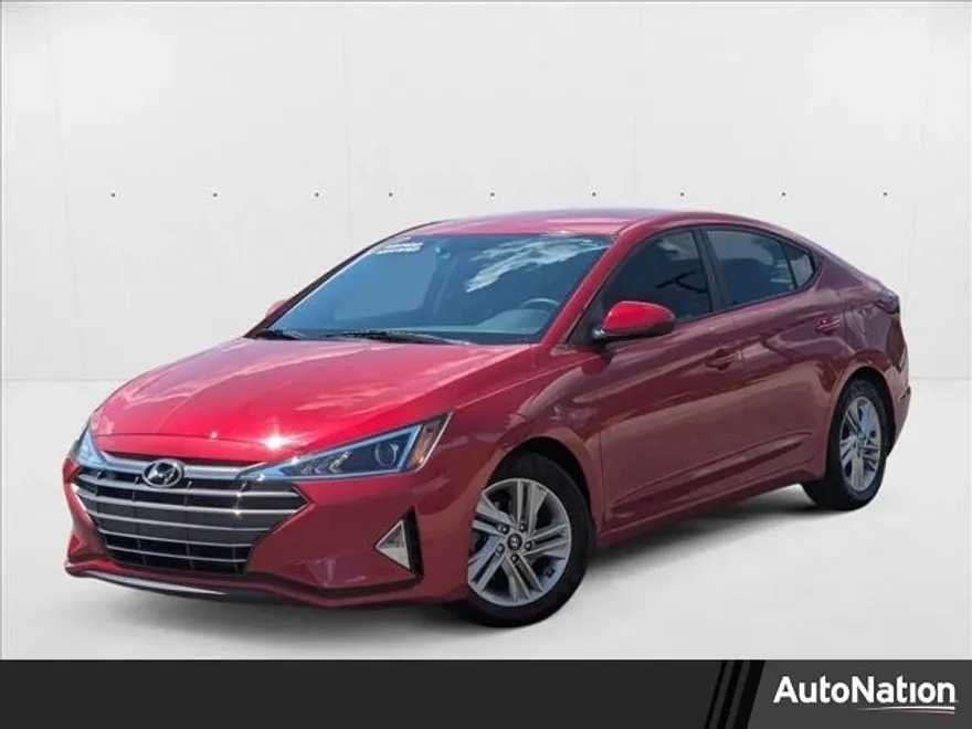 2020 Hyundai Elantra SEL photo 1