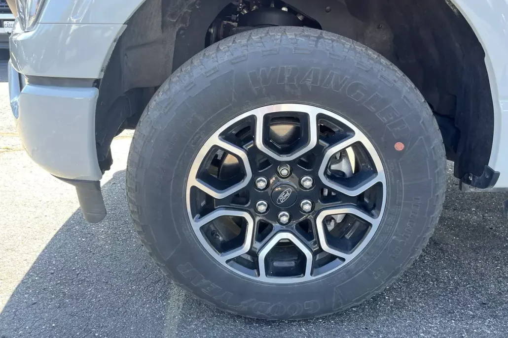 2023 Ford F-150 XLT photo 1