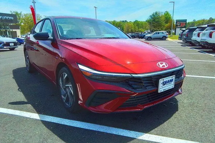 2025 Hyundai Elantra Hybrid SEL Sport photo 1