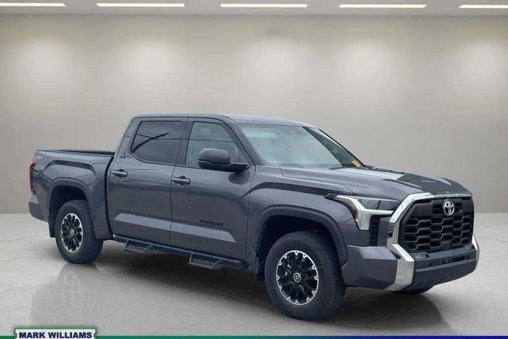 2022 Toyota Tundra SR5 photo 1