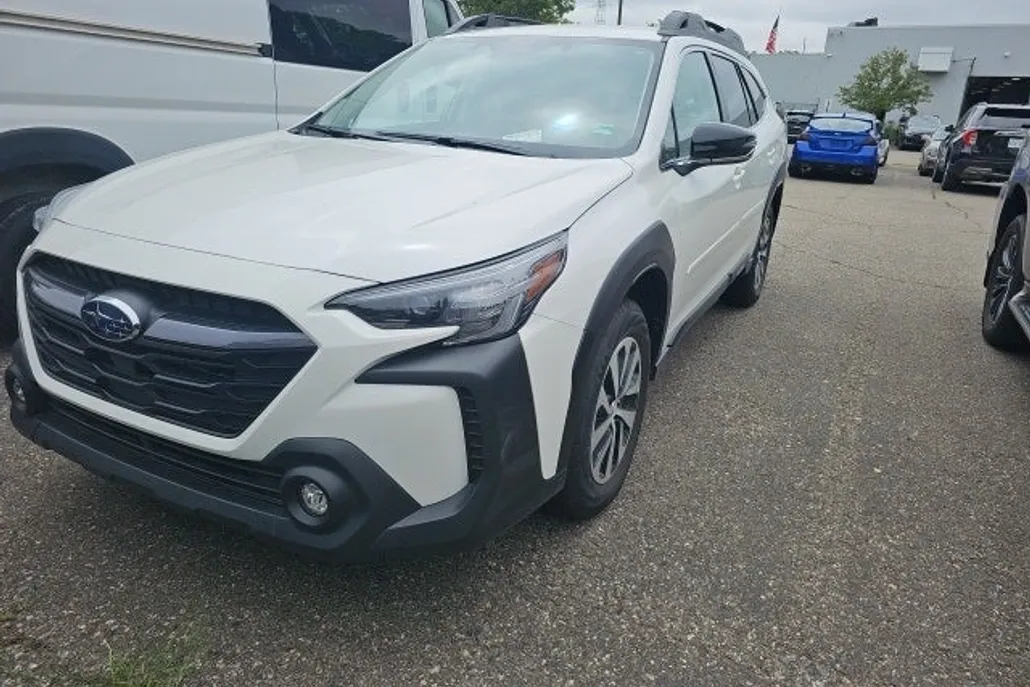 2024 Subaru Outback Premium photo 1