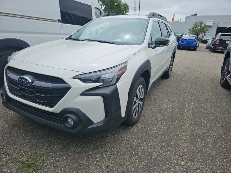 2024 Subaru Outback Premium photo 1
