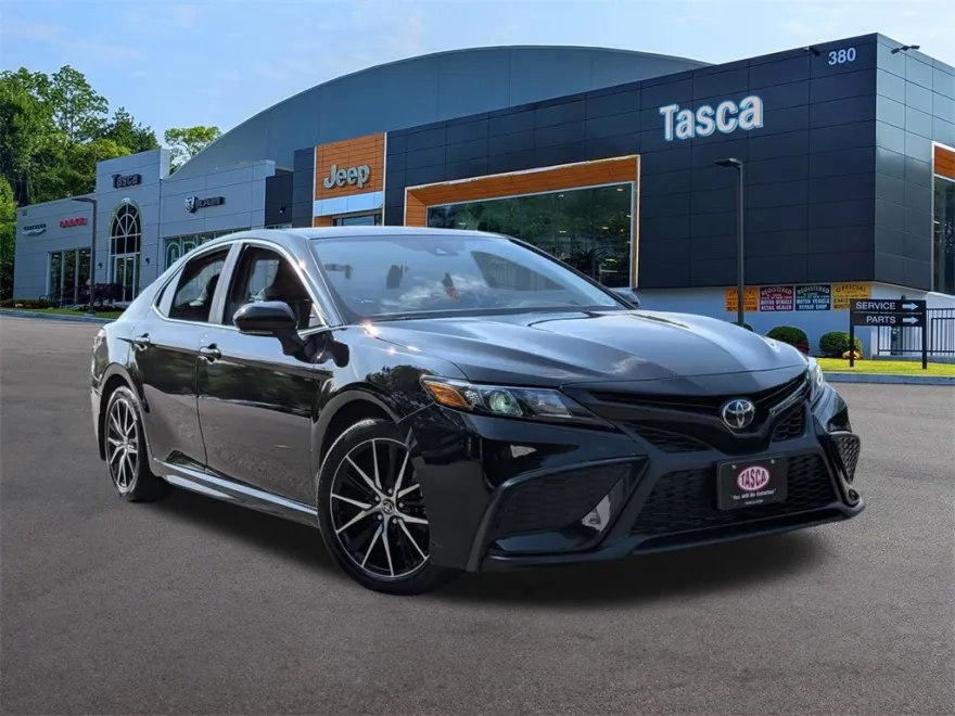 2023 Toyota Camry SE photo 1