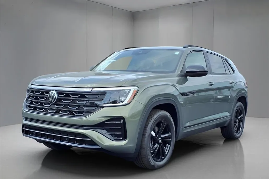 2026 Volkswagen Atlas Cross Sport SEL R-Line photo 1