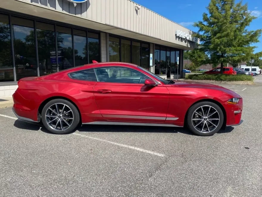 2020 Ford Mustang EcoBoost photo 1