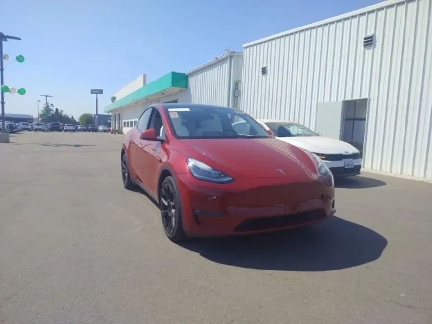 2022 Tesla Model Y Long Range photo 1