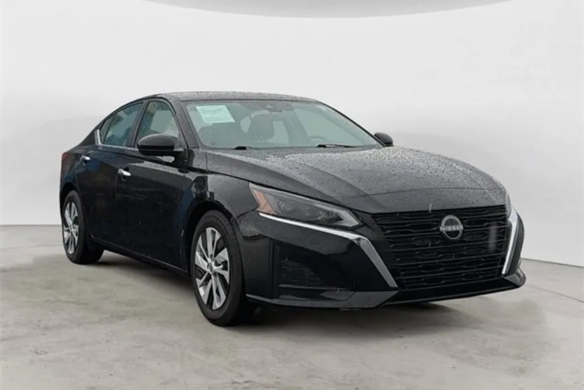 2023 Nissan Altima 2.5 S photo 1