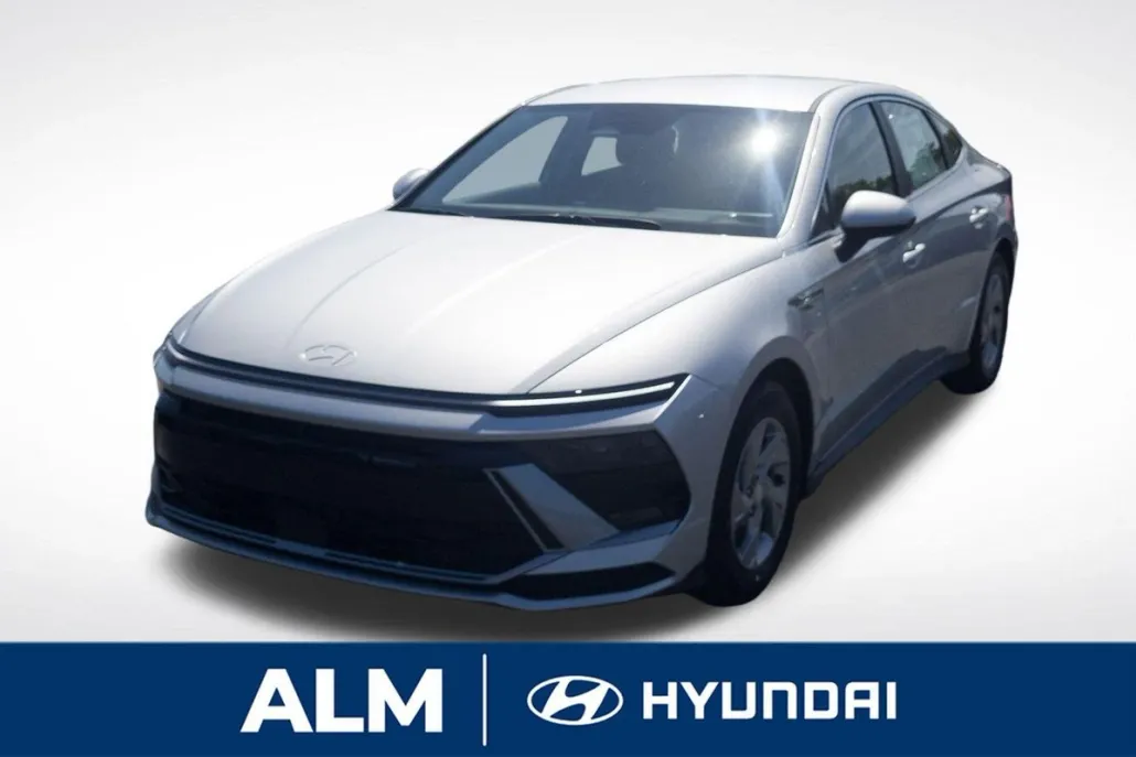 2025 Hyundai Sonata SE photo 1