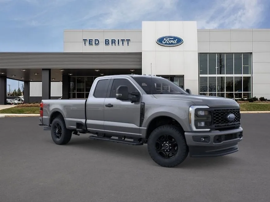 2025 Ford F-250 photo 1