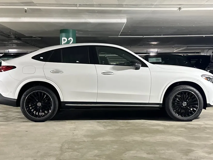 2025 Mercedes Benz GLC 300 4MATIC photo 1