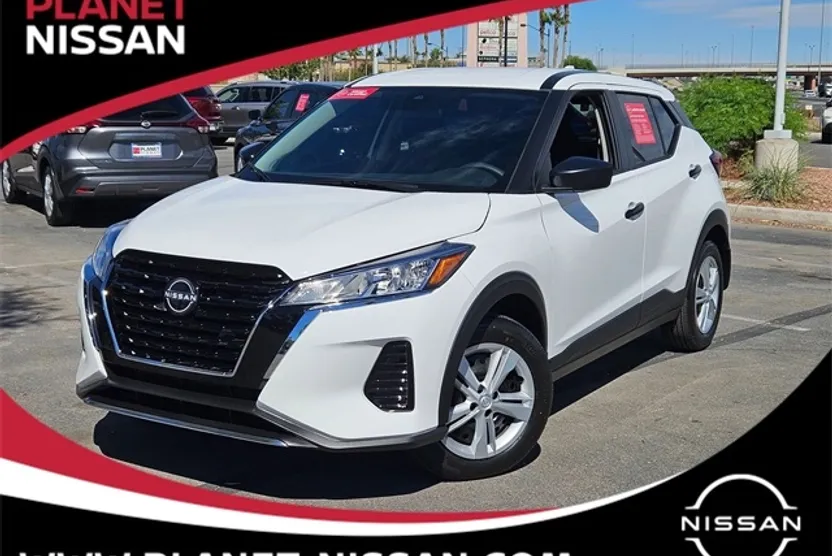 2025 Nissan Kicks Play S photo 1