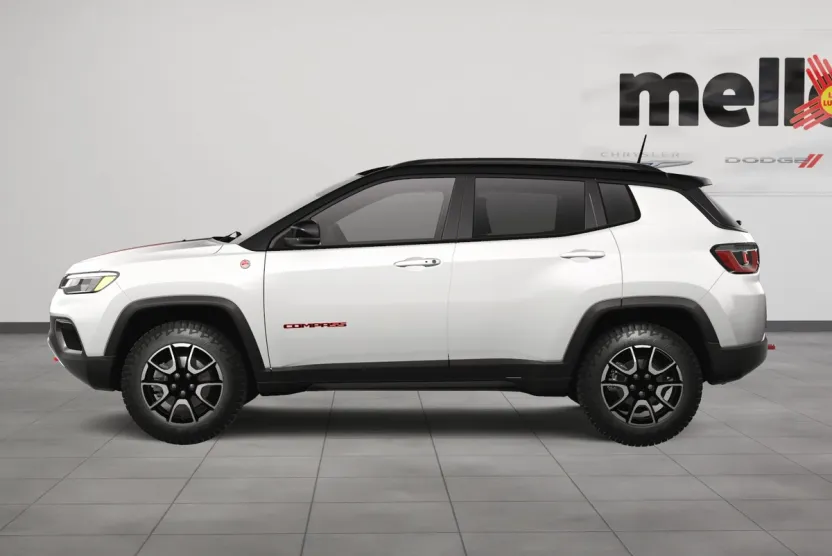 2025 Jeep Compass Trailhawk photo 1