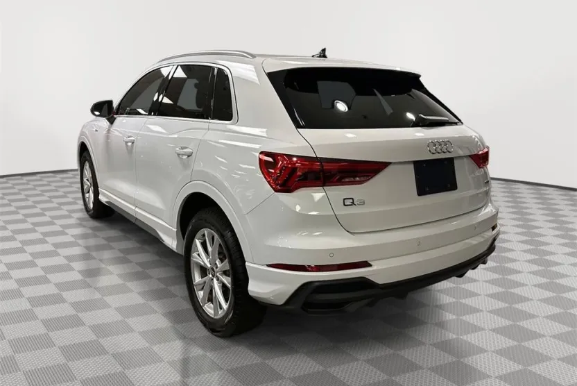2023 Audi Q3 Premium 45 TFSI S line photo 1