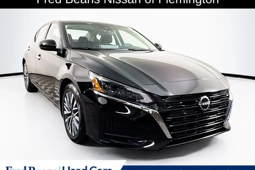 2023 Nissan Altima 2.5 SV photo 1