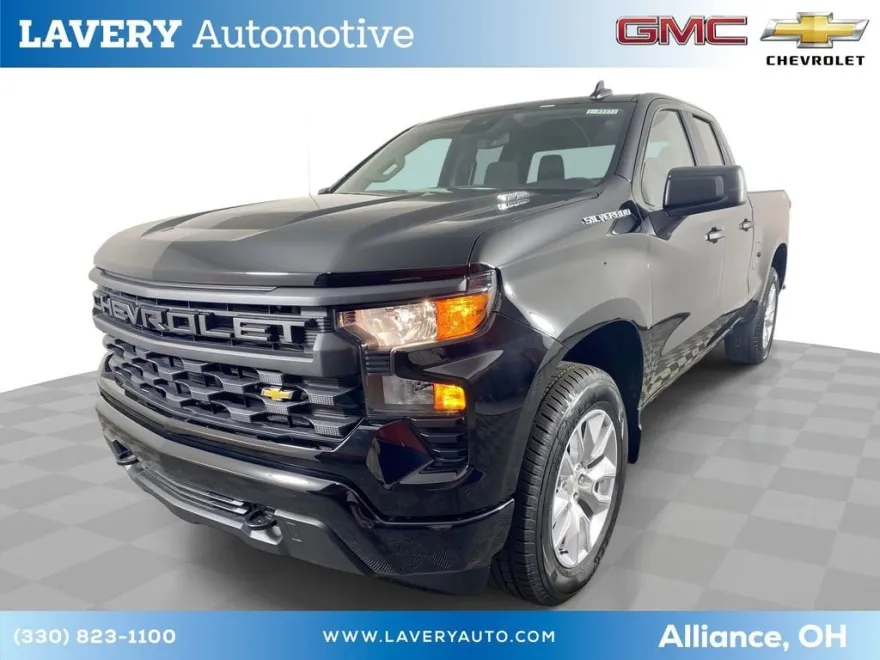 2026 Chevrolet Silverado Custom photo 1
