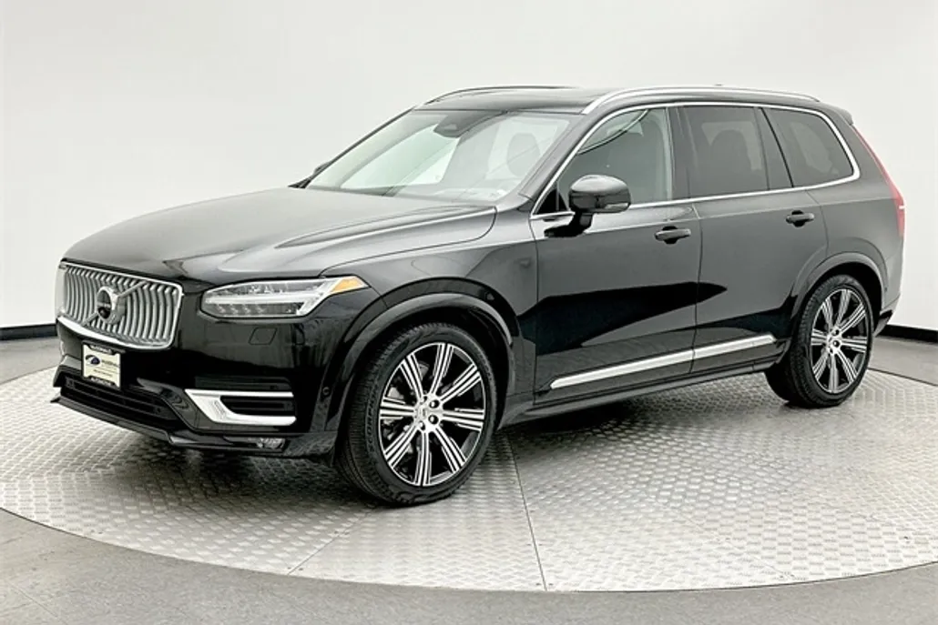 2025 Volvo XC90 AWD photo 1