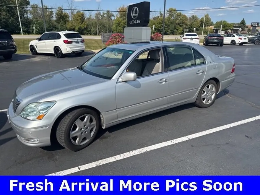 2004 Lexus LS 430 photo 1