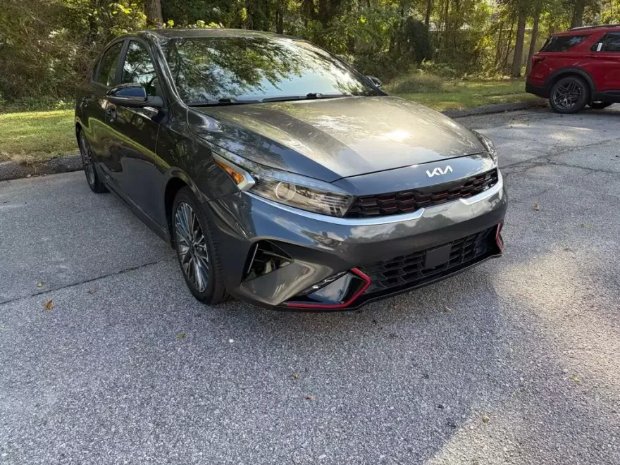 2023 Kia Forte GT-Line photo 1