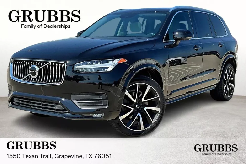 2022 Volvo XC90 Momentum photo 1
