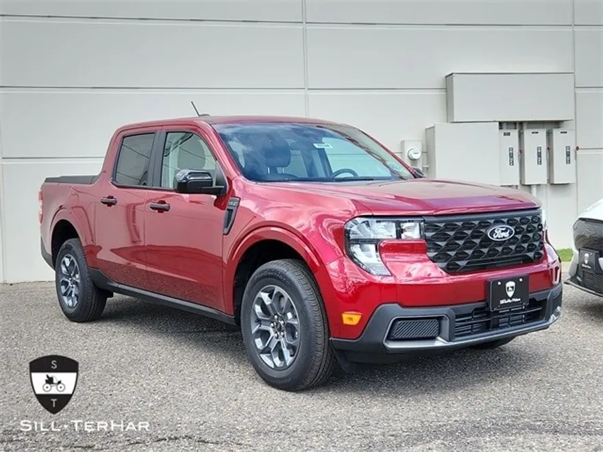 2025 Ford Maverick XLT photo 1