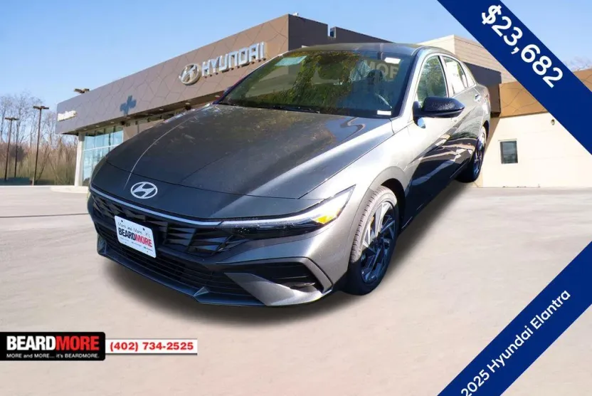 2025 Hyundai Elantra SEL Sport photo 1
