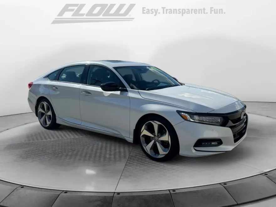 2018 Honda Accord Touring photo 1