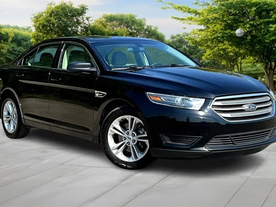 2018 Ford Taurus SE photo 1