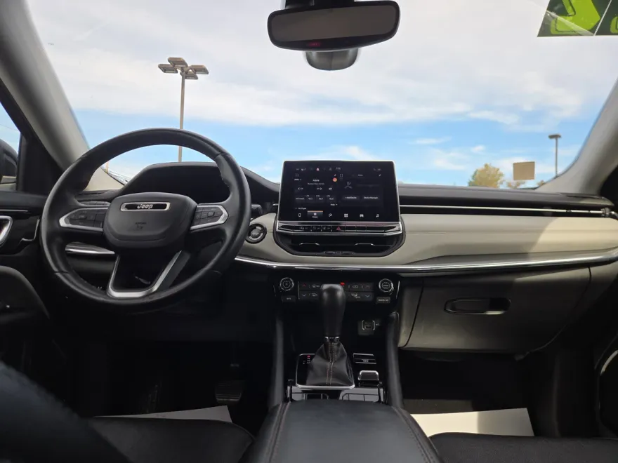2022 Jeep Compass Limited photo 1