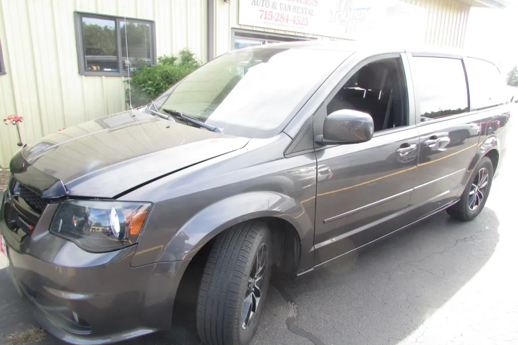 2015 Dodge Grand Caravan SXT Plus photo 1