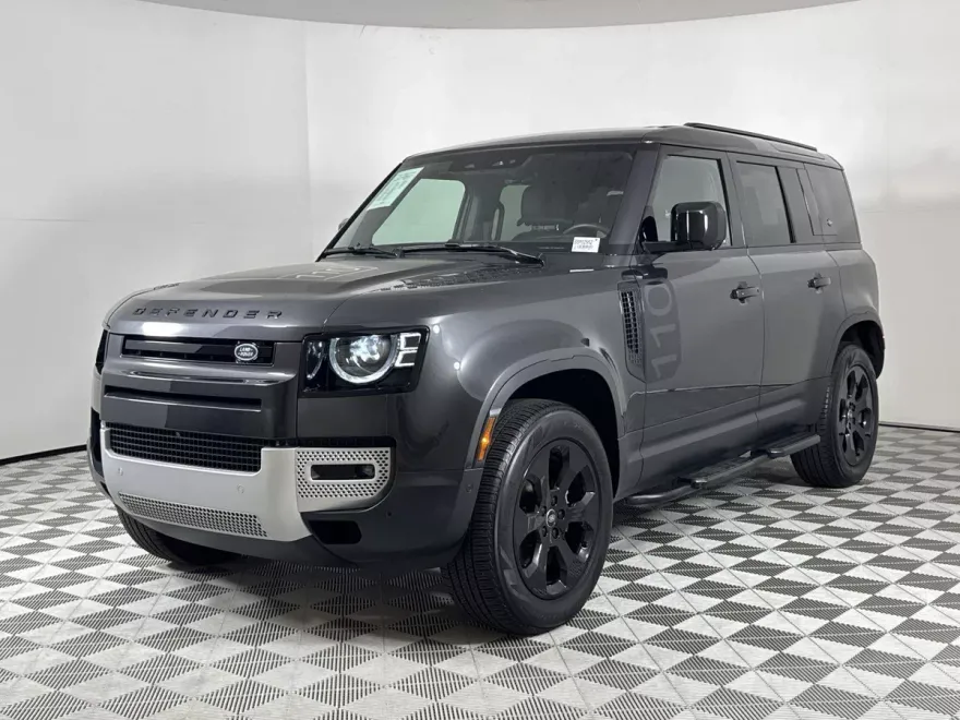 2024 Land Rover Defender 110 S photo 1