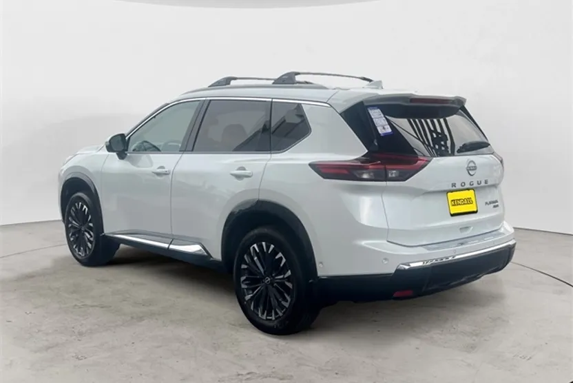 2026 Nissan Rogue Platinum photo 1