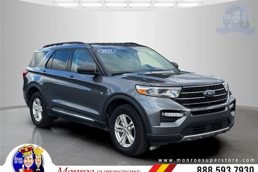 2021 Ford Explorer XLT photo 1