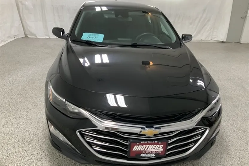 2023 Chevrolet Malibu 1LT photo 1